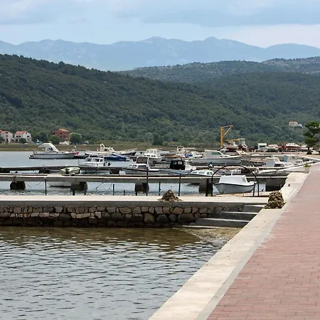 With Parking Space Rab - 24682 アパート